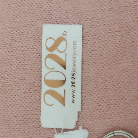 2028 NWT Silvertone Necklace Turquoise colored stones 1928 brand - Picture 6 of 6